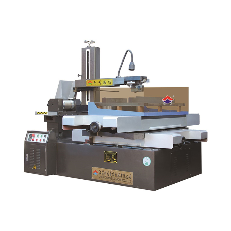 DK7763 AZ Dört Eksenli Eşzamanlı Kontrol Step CNC Tel EDM Yüksek hızlı kesme makinesi
