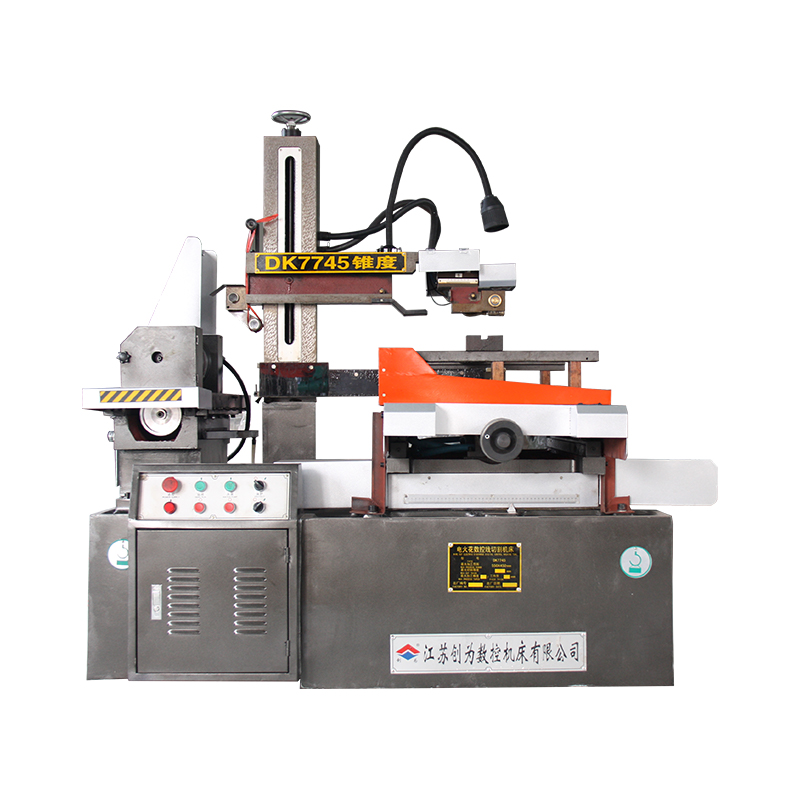 DK7745 AZ Düşük kayıplı step CNC Tel EDM Yüksek hızlı kesme makinesi