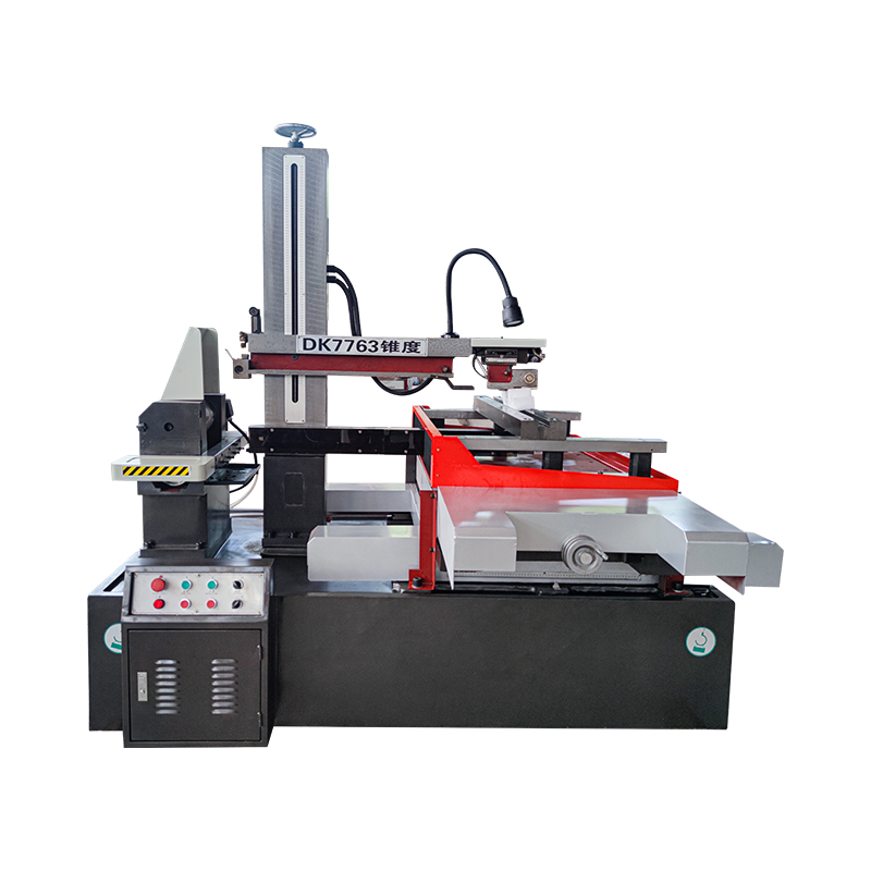 DK7763 Standart Olmayan F Modeli AZ Aşırı Akım Koruması CNC Tel EDM Yüksek hızlı kesme makinesi